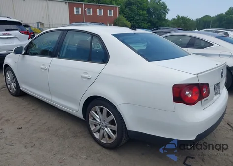 2010 Volkswagen Jetta Wolfsburg Edition из США, поврежденный, VIN 3VWRJ7AJ1AM152563